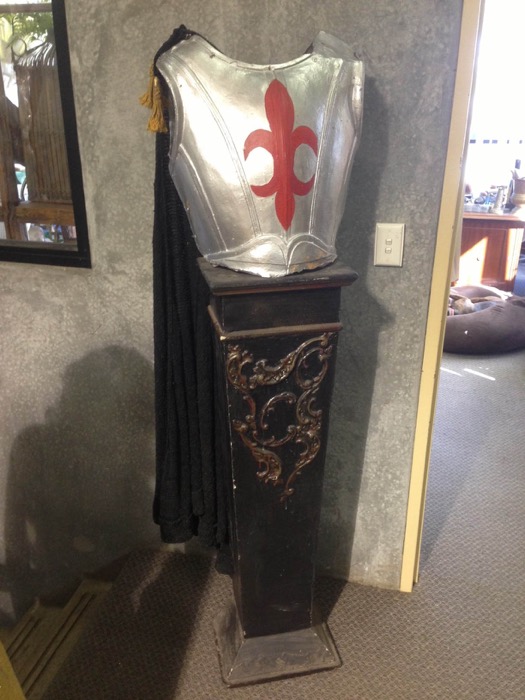 Medieval Armour And Plinth - Prop For Hire