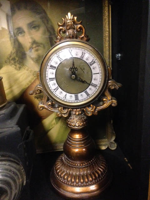 Ornate Gold Clock - Prop For Hire