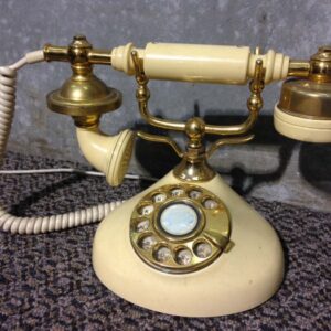 Round Base Classic Phone - Prop For Hire